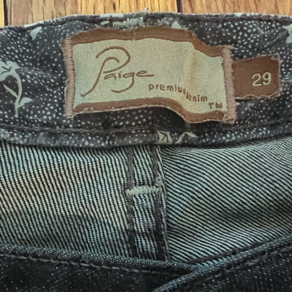 Like new Paige dark wash Premium- Benefict Canyon Jean size 29 see pictures - Picture 7 of 8